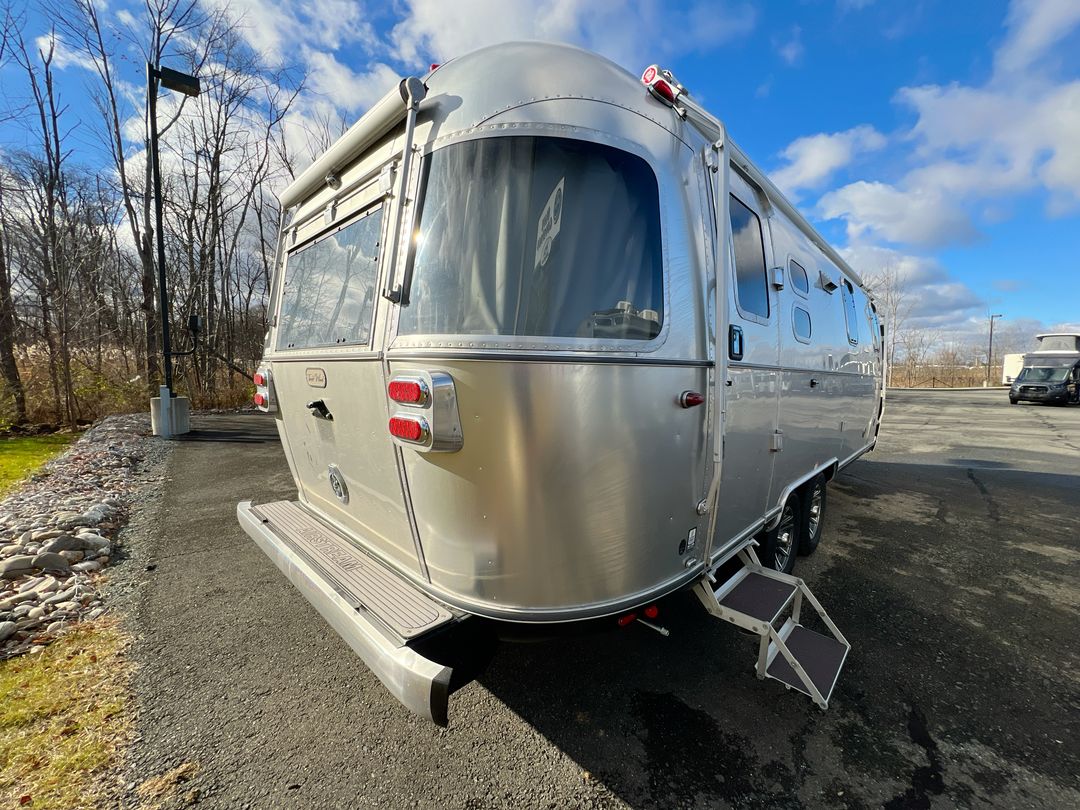 2026 Airstream 25FBT Base