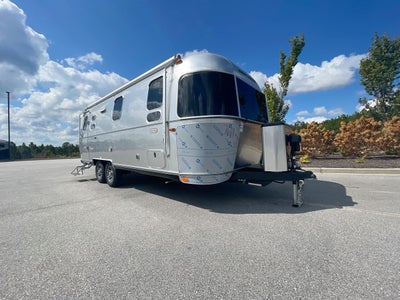2026 Airstream 25FBQ Base
