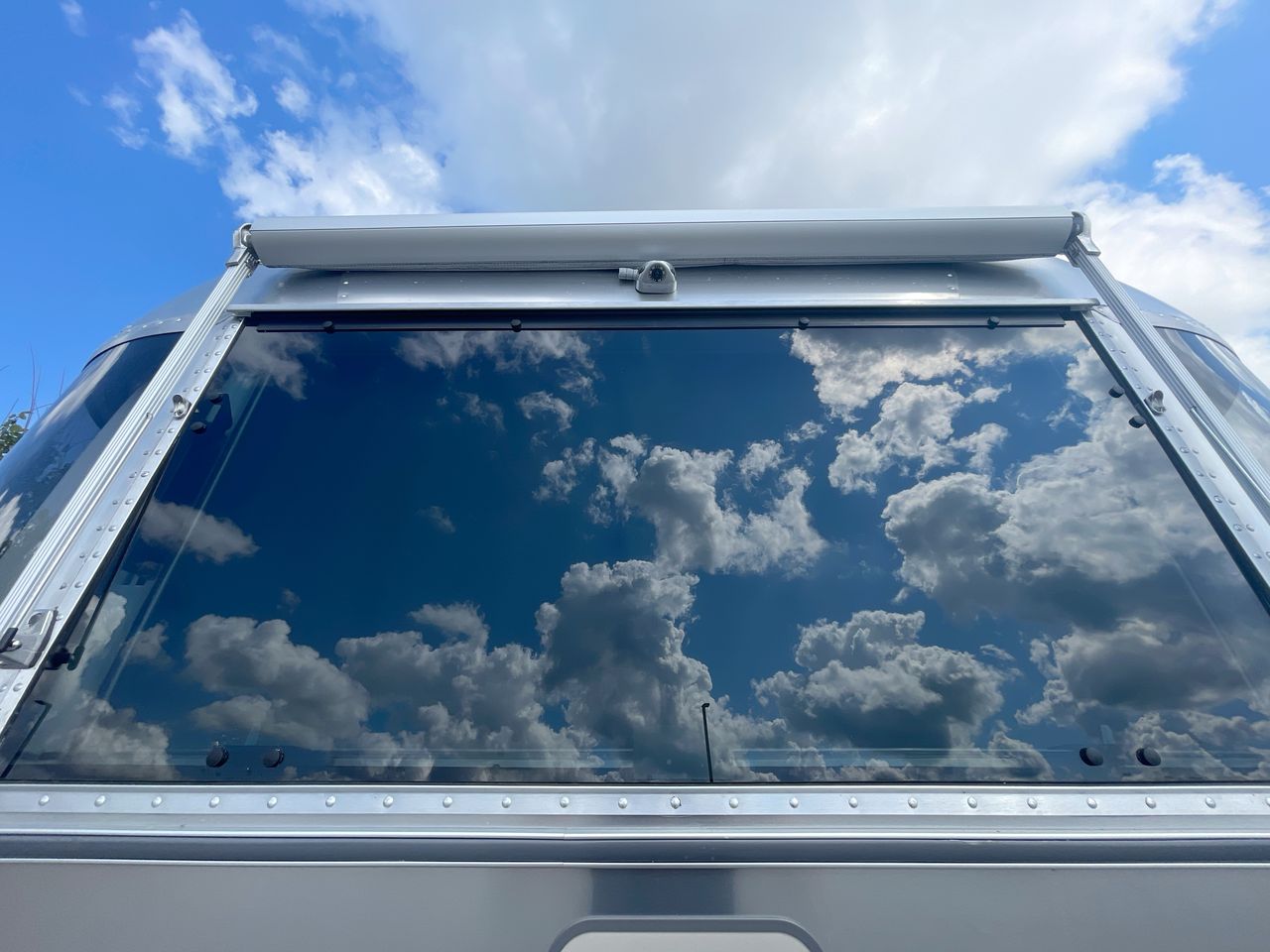 2026 Airstream 25FBQ Base