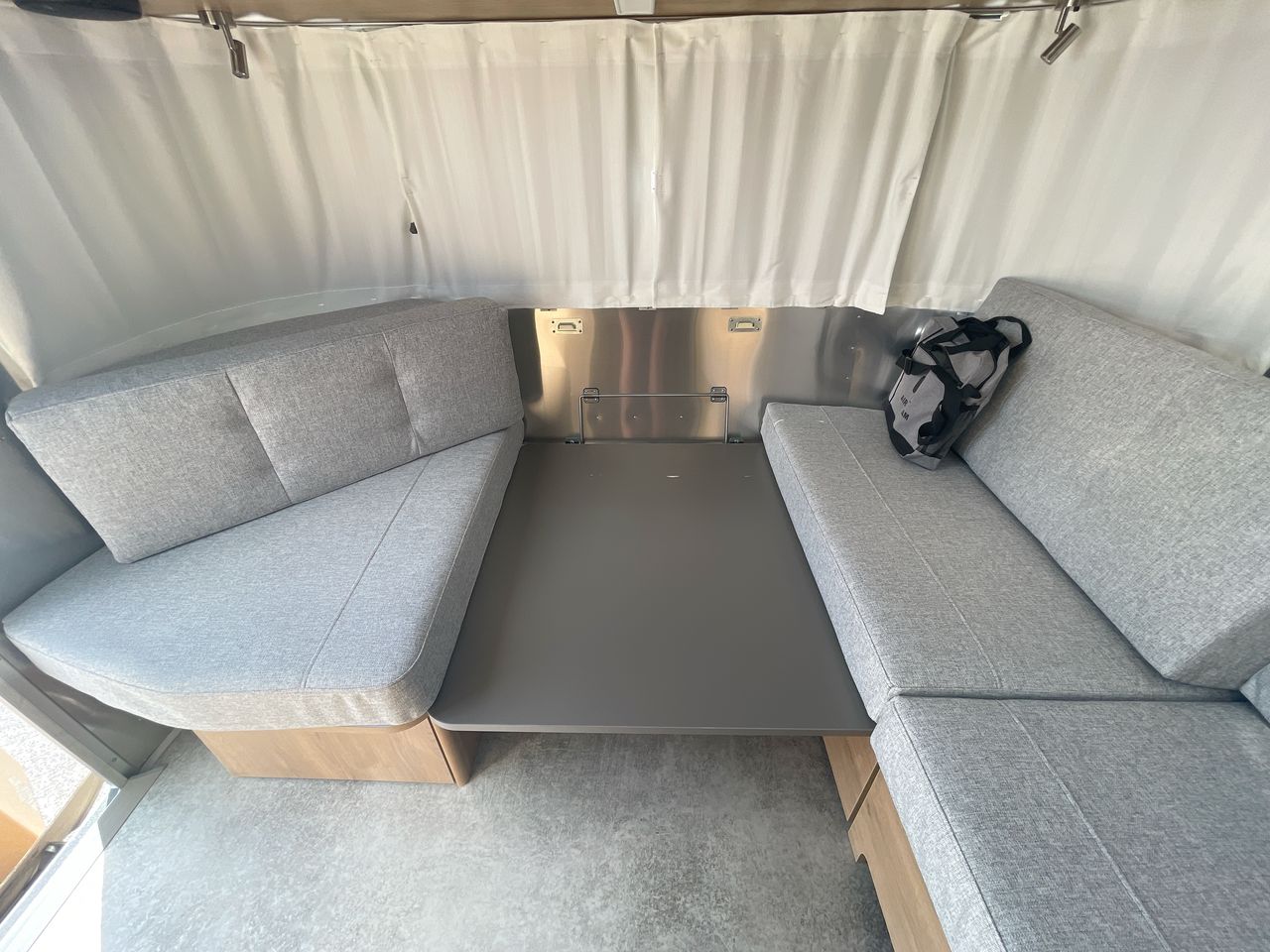 2026 Airstream 25FBQ Base