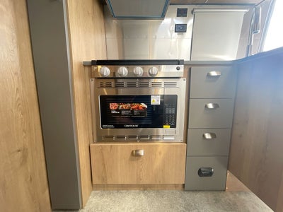 2026 Airstream 25FBQ Base