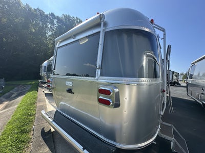 2026 Airstream 27FBQ Base