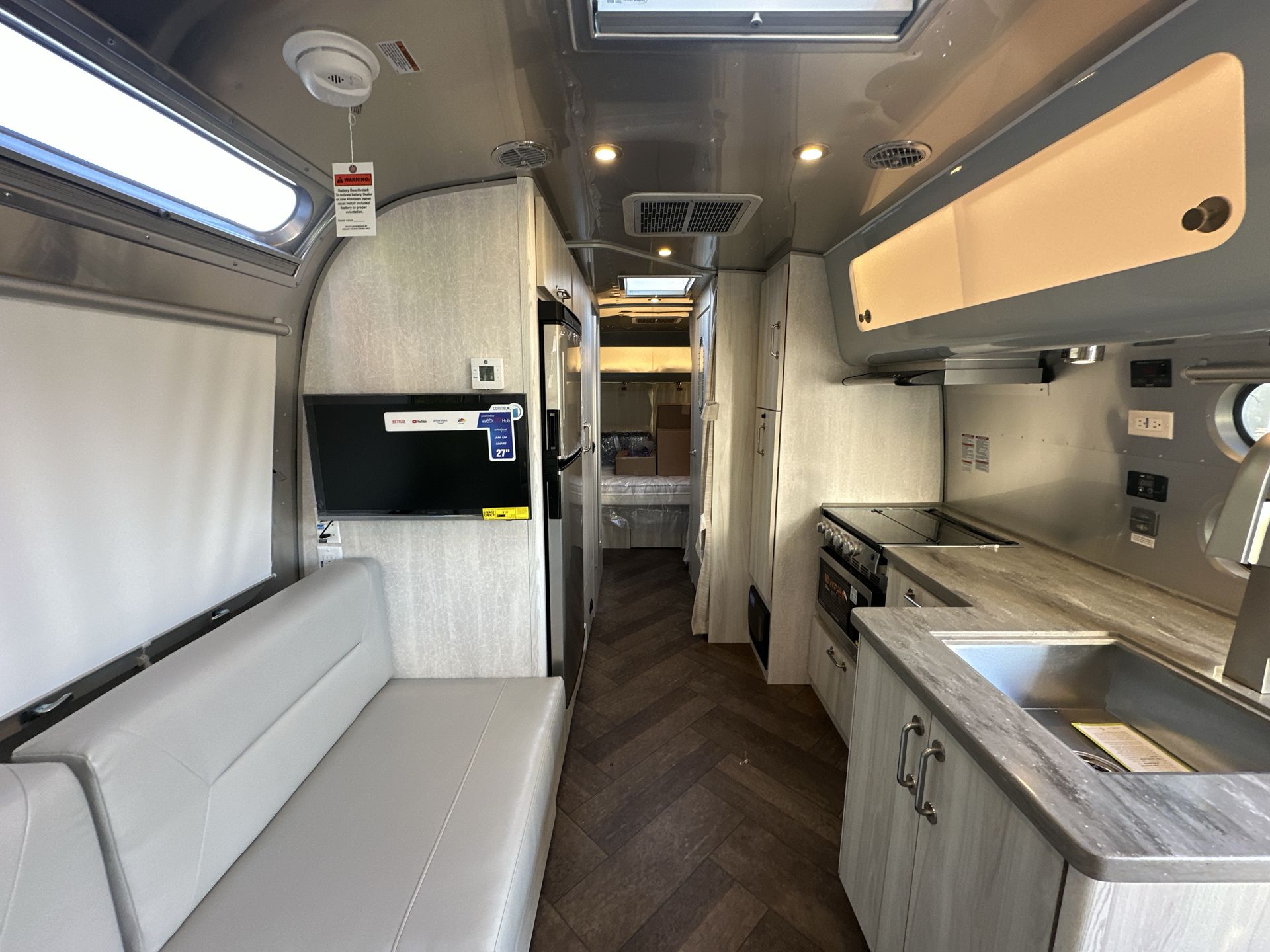 2026 Airstream 27FBQ Base