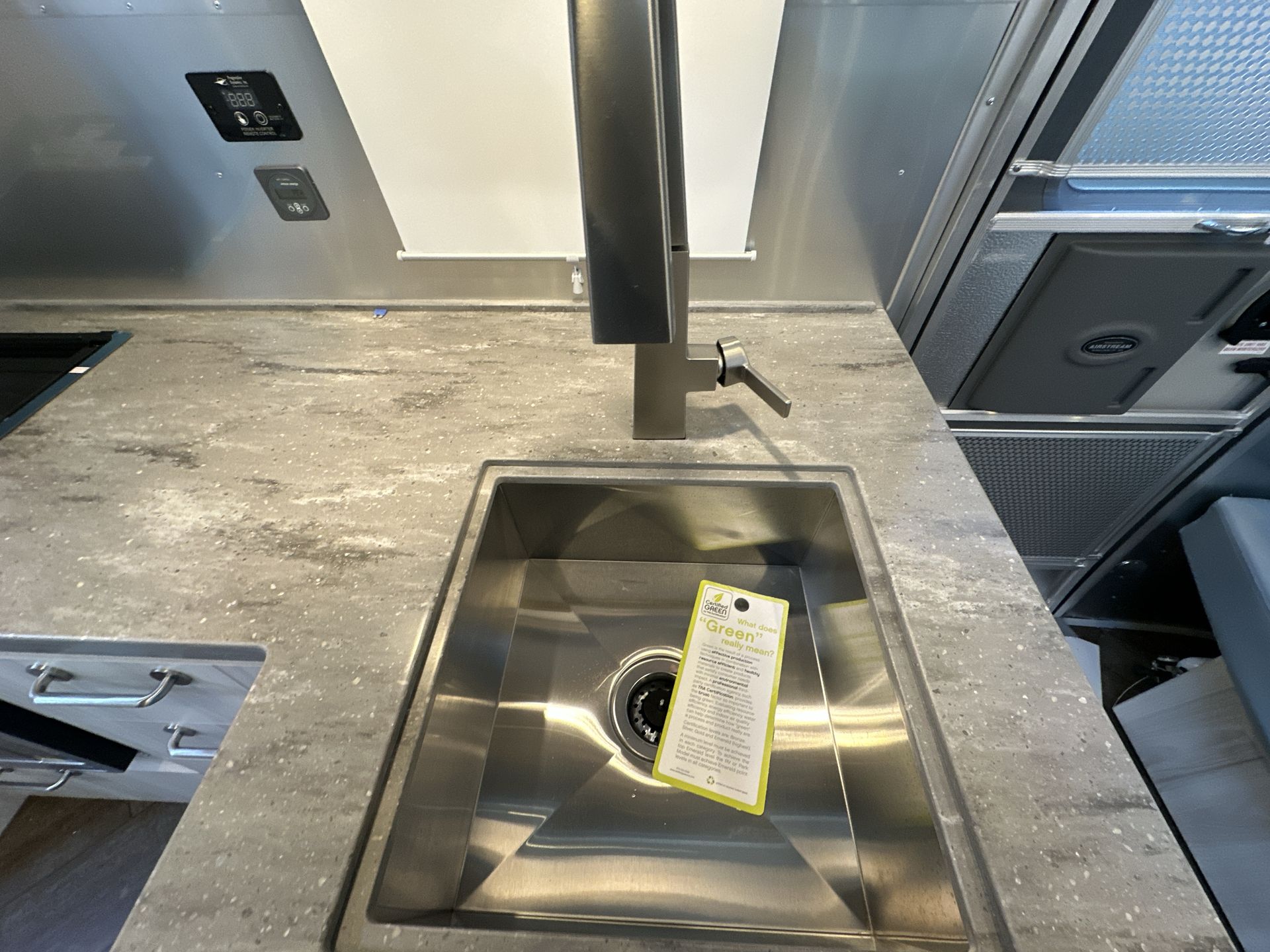 2026 Airstream 27FBT Base