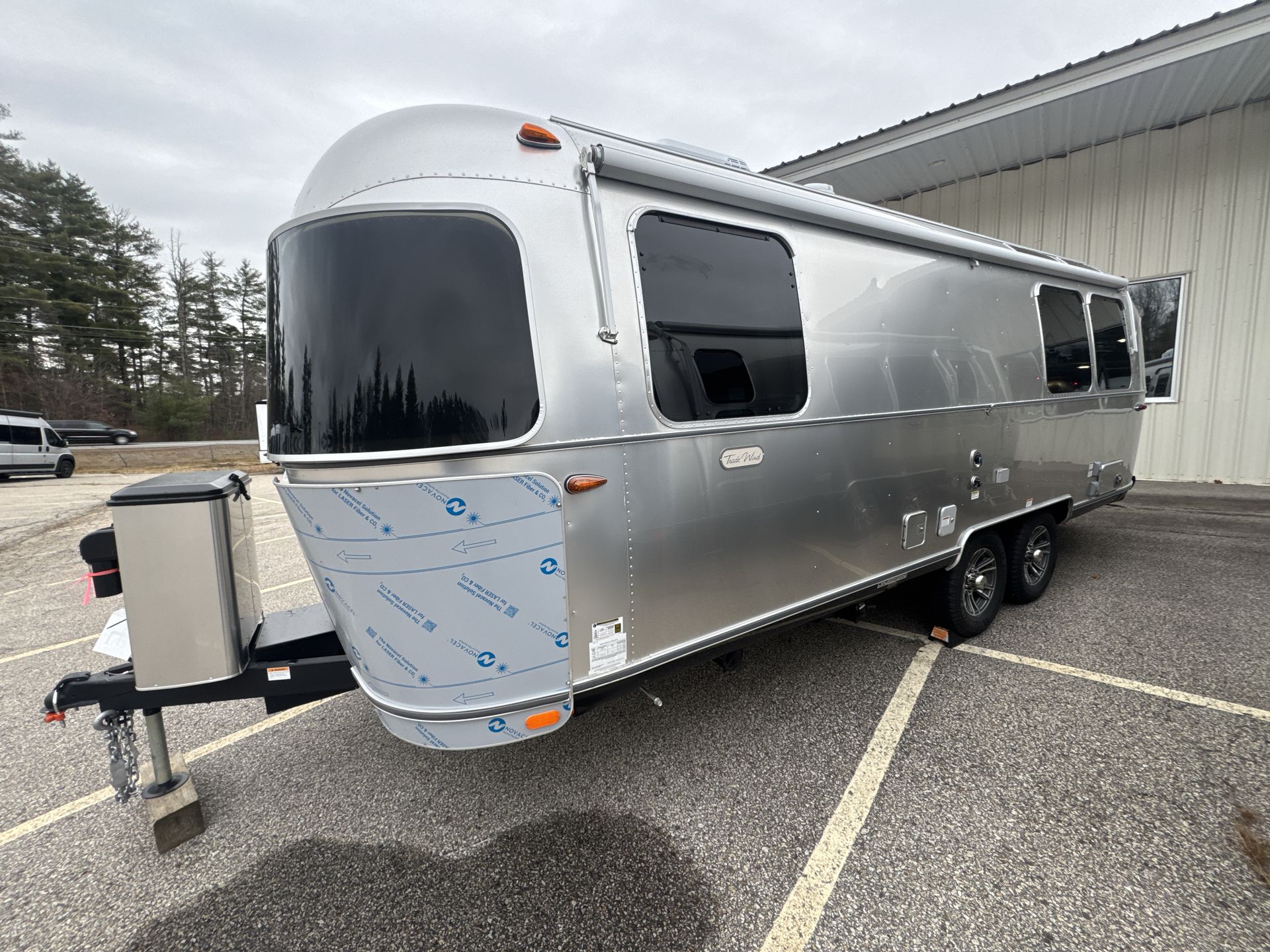 2026 Airstream 25FBQ Base