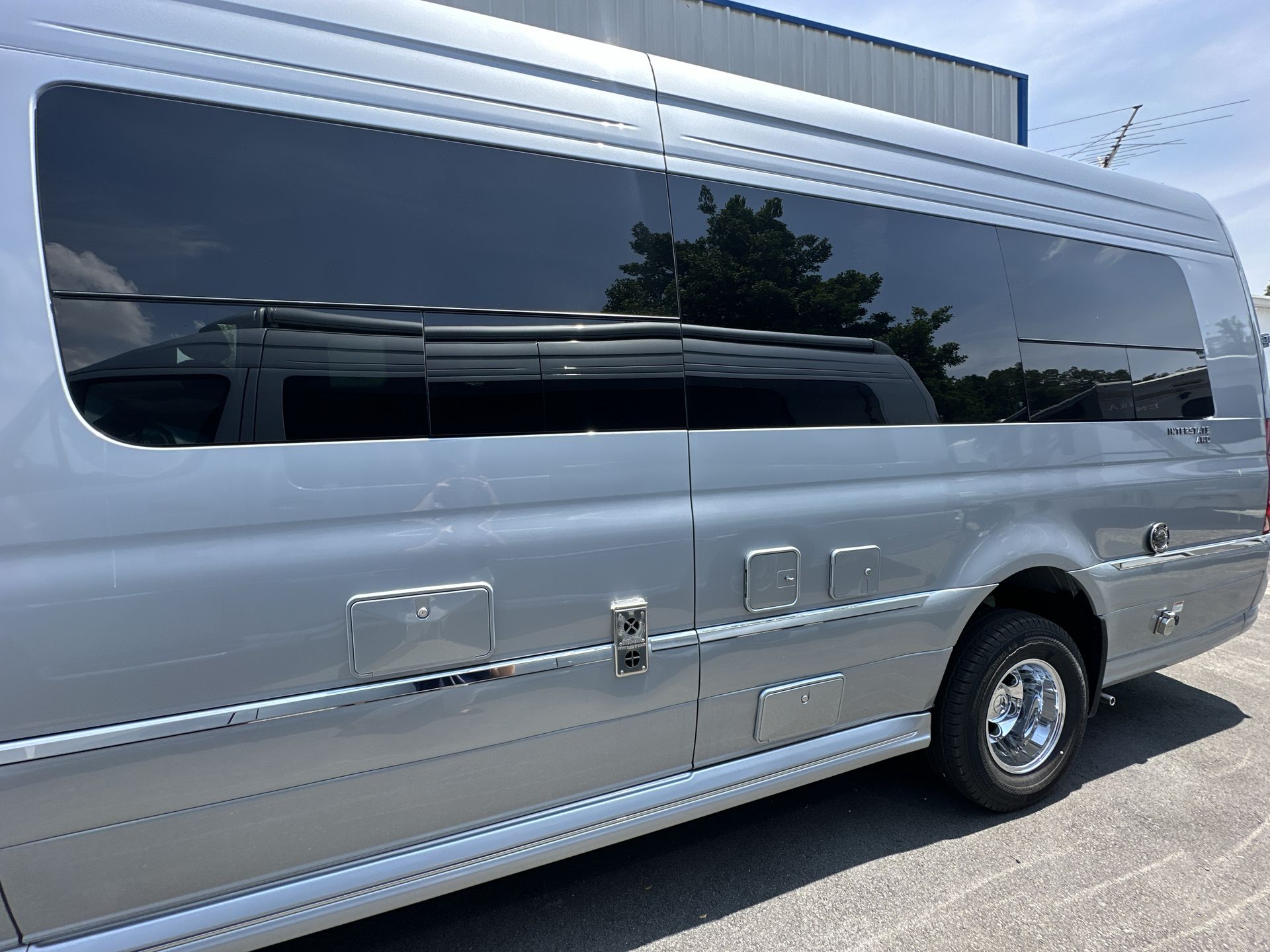 2025 Airstream 24GL Base