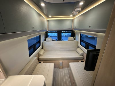 2026 Airstream 24GT Tommy Bahama Base