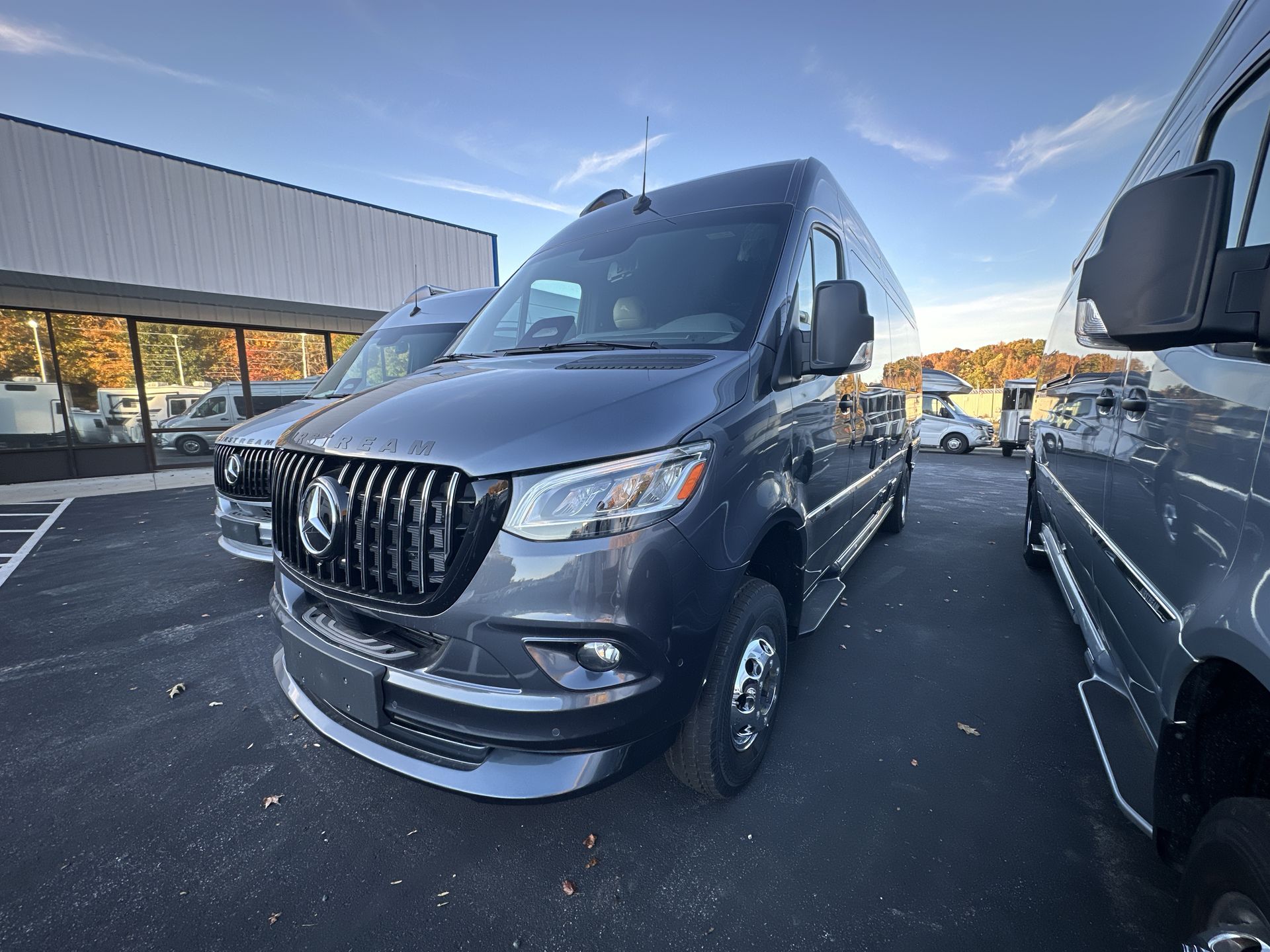 2026 Airstream 24GT Tommy Bahama Base