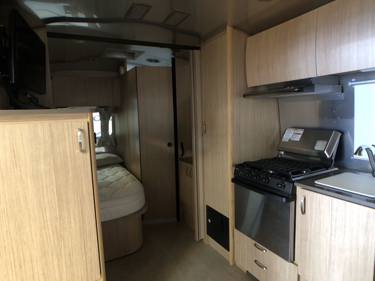 2019 Airstream 19CB Base