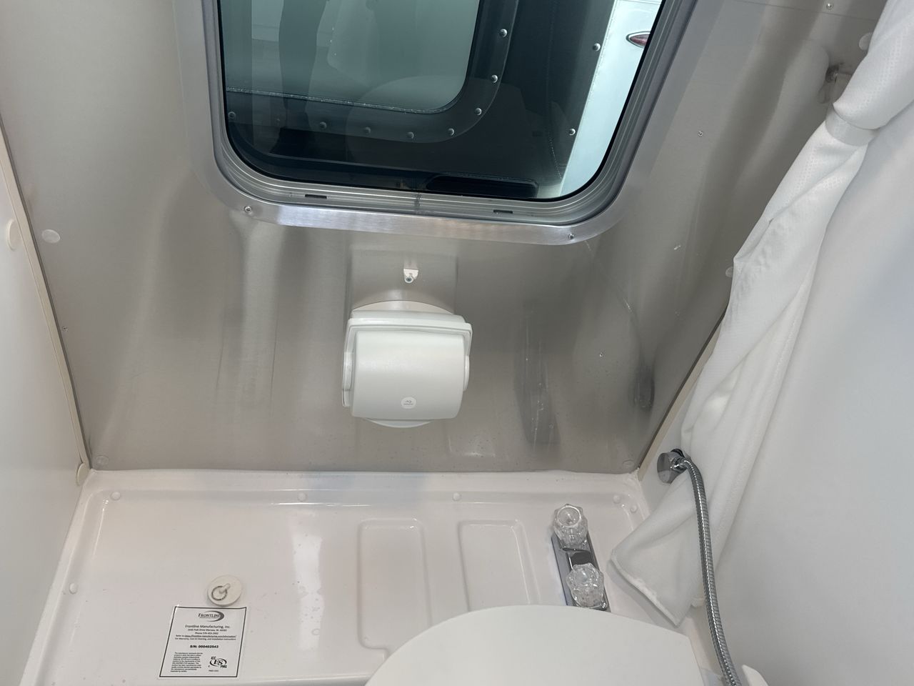 2025 Airstream 16RB Base