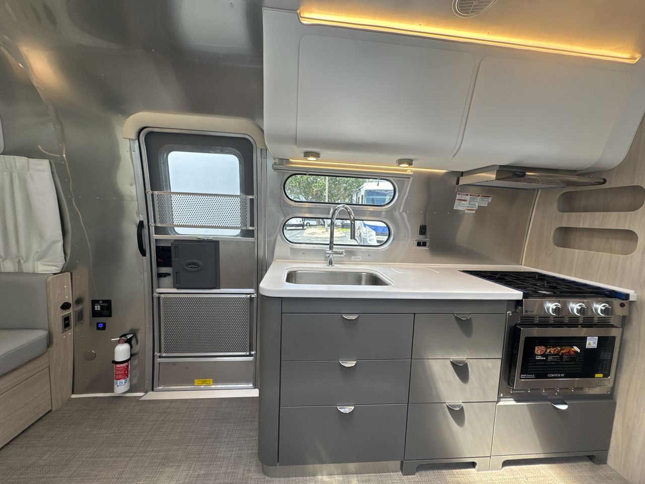 2026 Airstream 30RBT Base