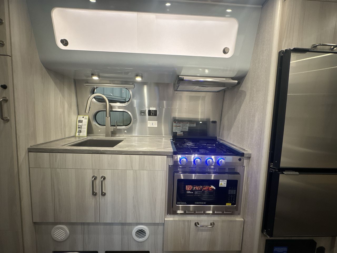 2026 Airstream 23FBT Base