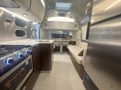 2026 Airstream 27FBQ Base
