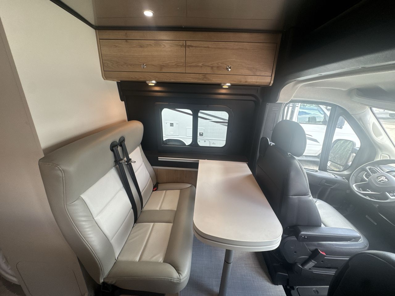 2026 Airstream Rangeline Base