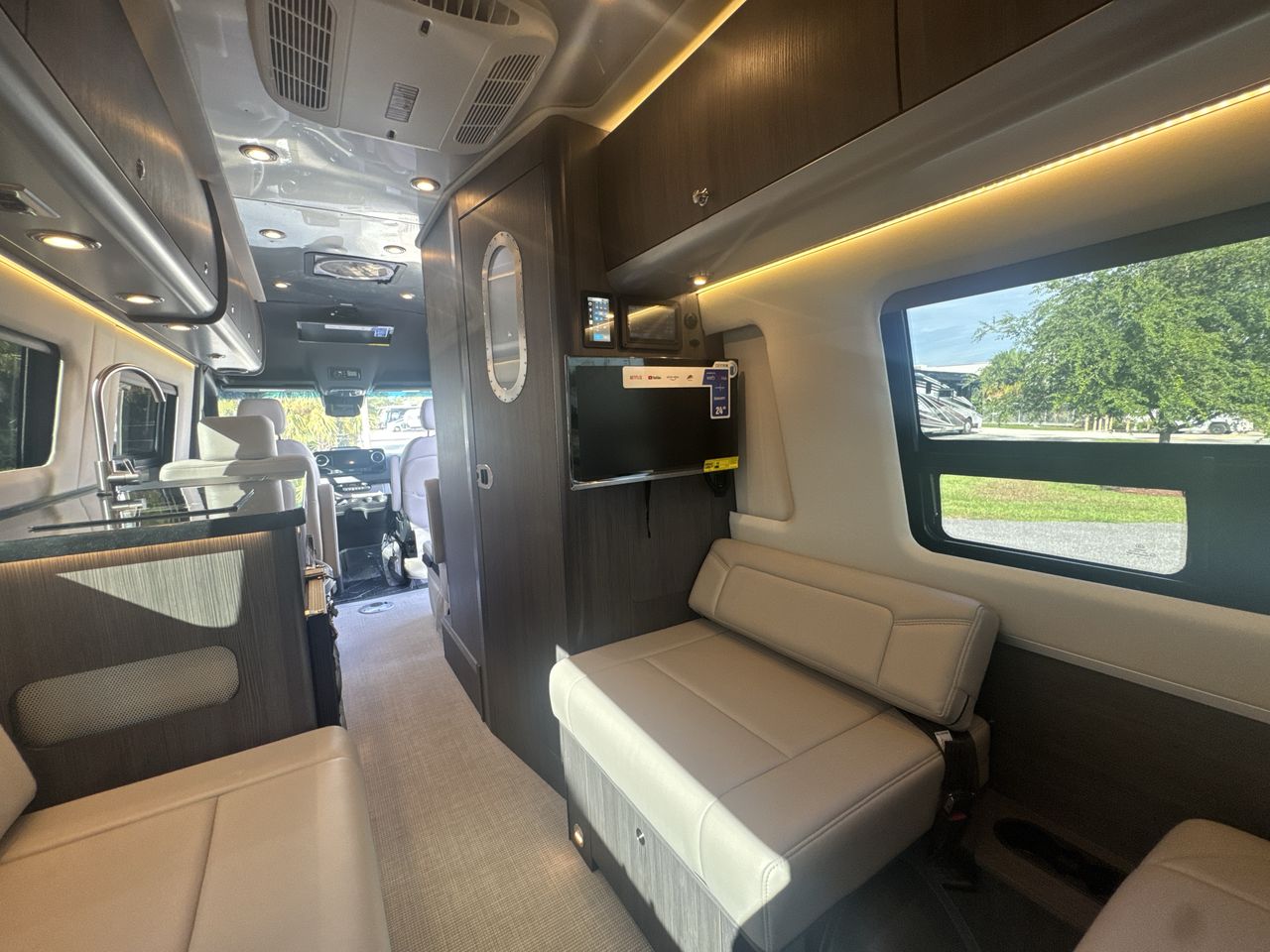 2026 Airstream 24GL Base