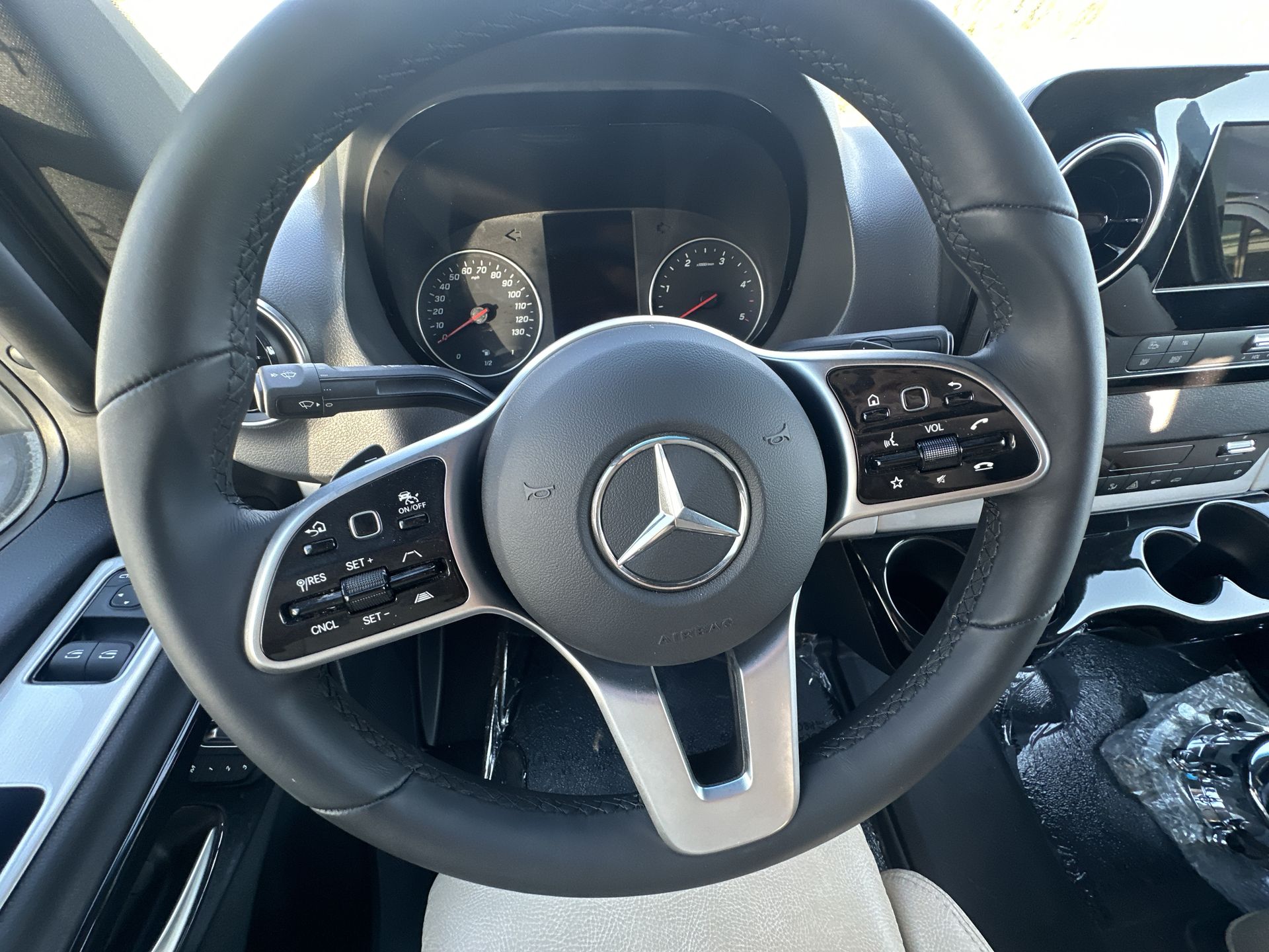 2025 Airstream Murphy Suite Tommy Bahama Base