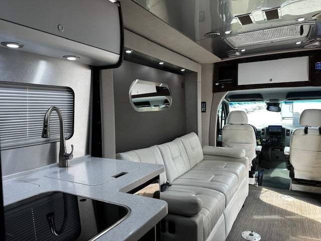 2019 Airstream MURPHY SUITE Base