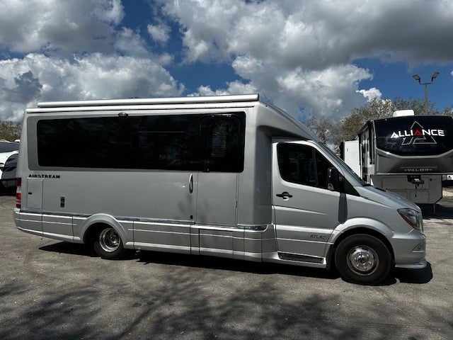 2019 Airstream MURPHY SUITE Base