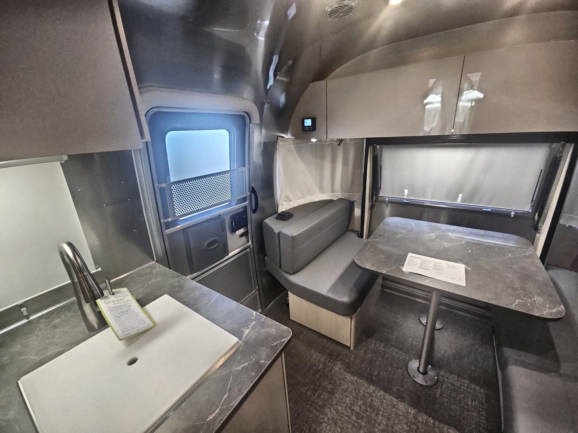 2026 Airstream 25FBT Base