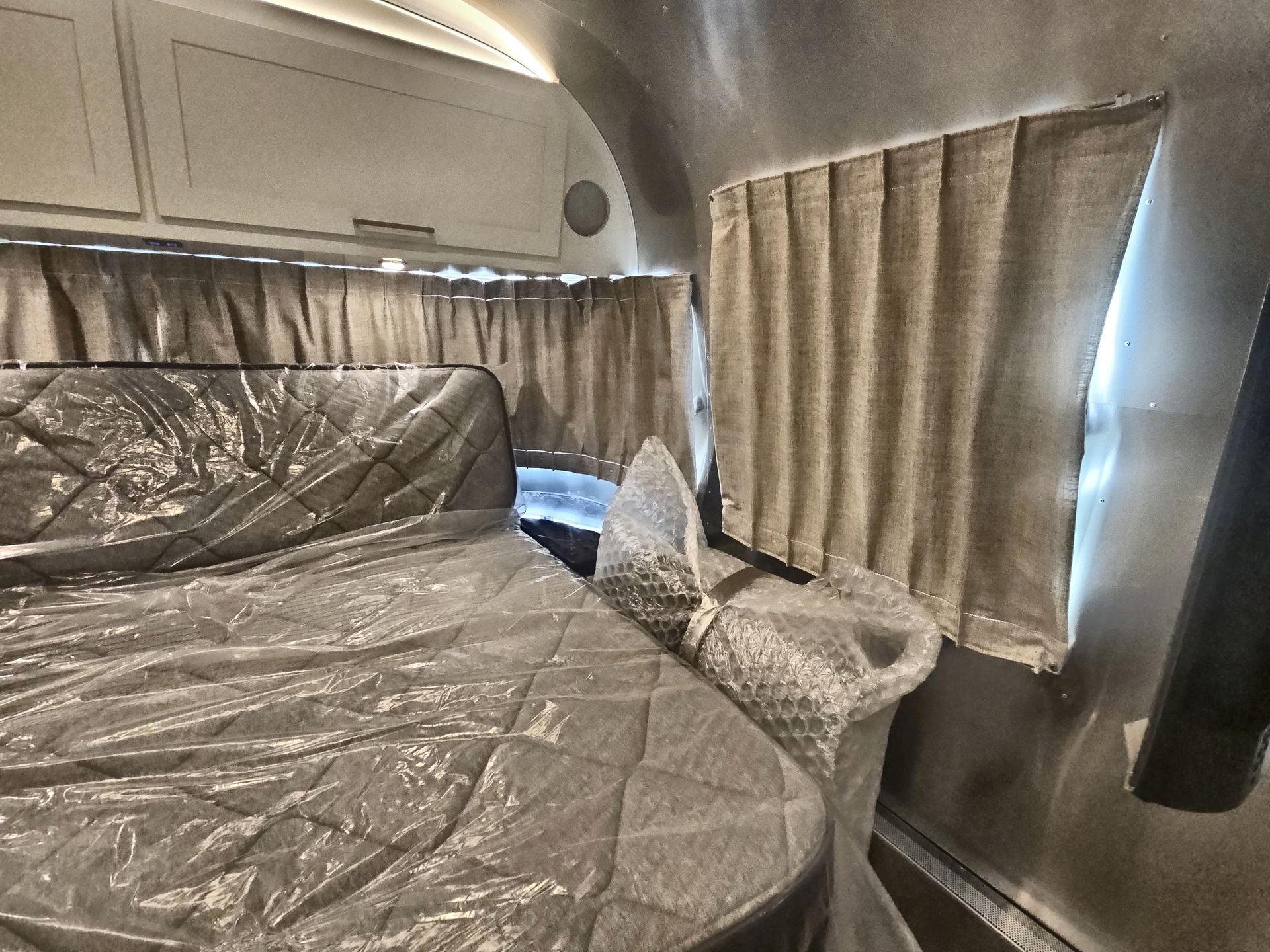 2026 Airstream 28RBQ Base