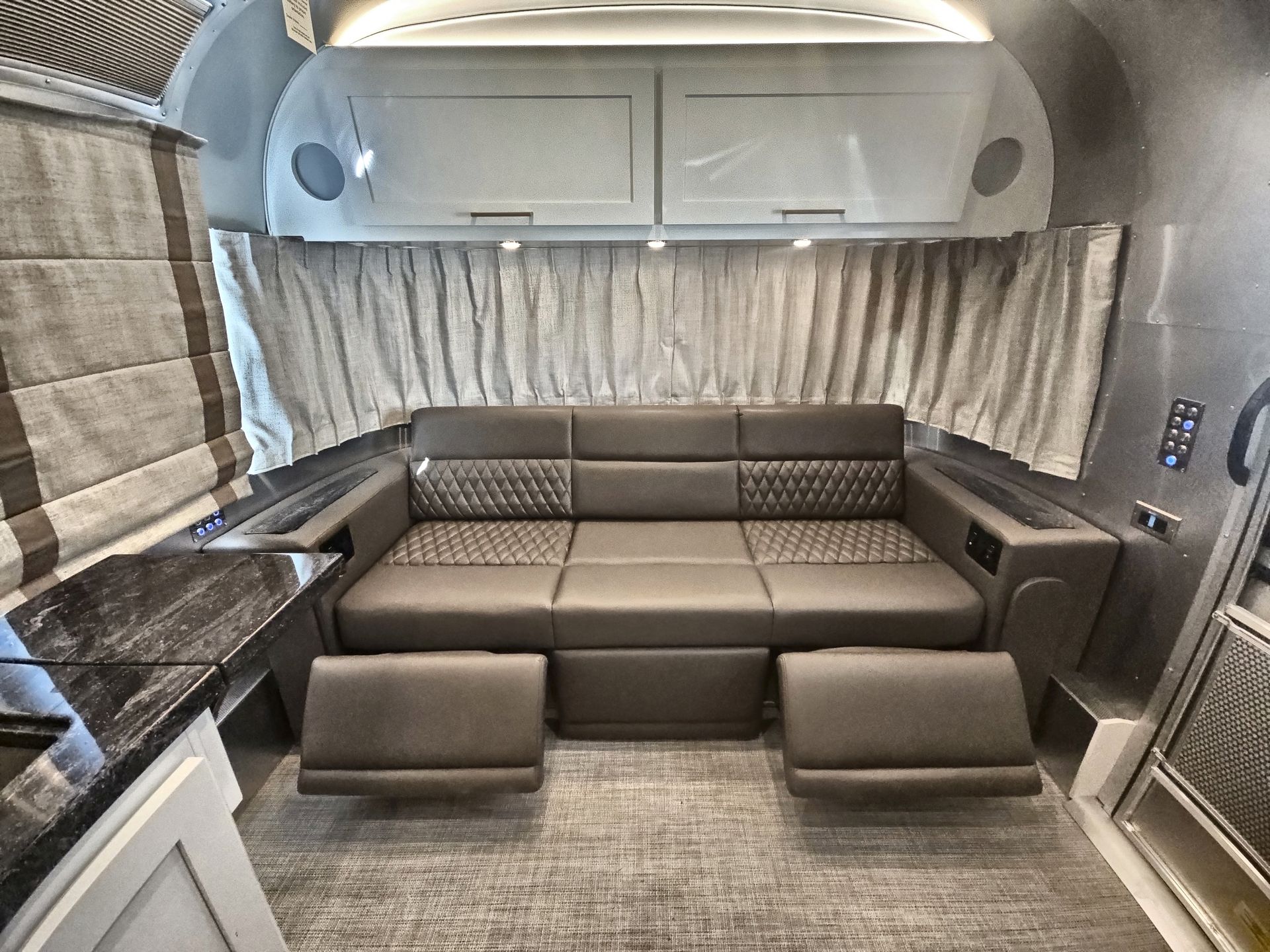2026 Airstream 28RBQ Base