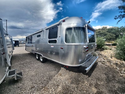 2025 Airstream 30RBQ Base