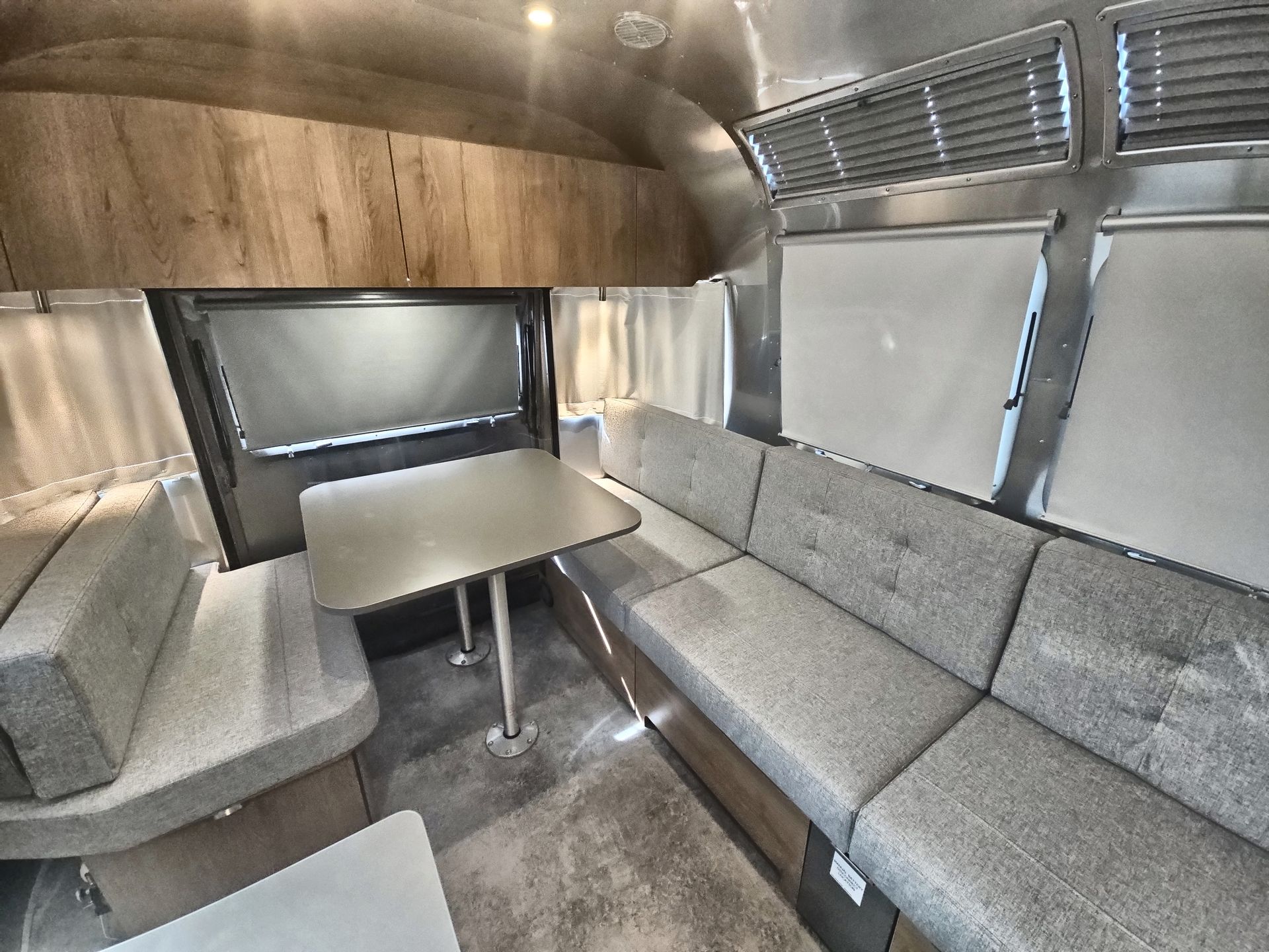 2026 Airstream 25FBT Base