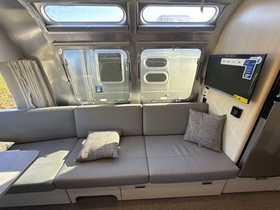 2026 Airstream 27FBQ Base