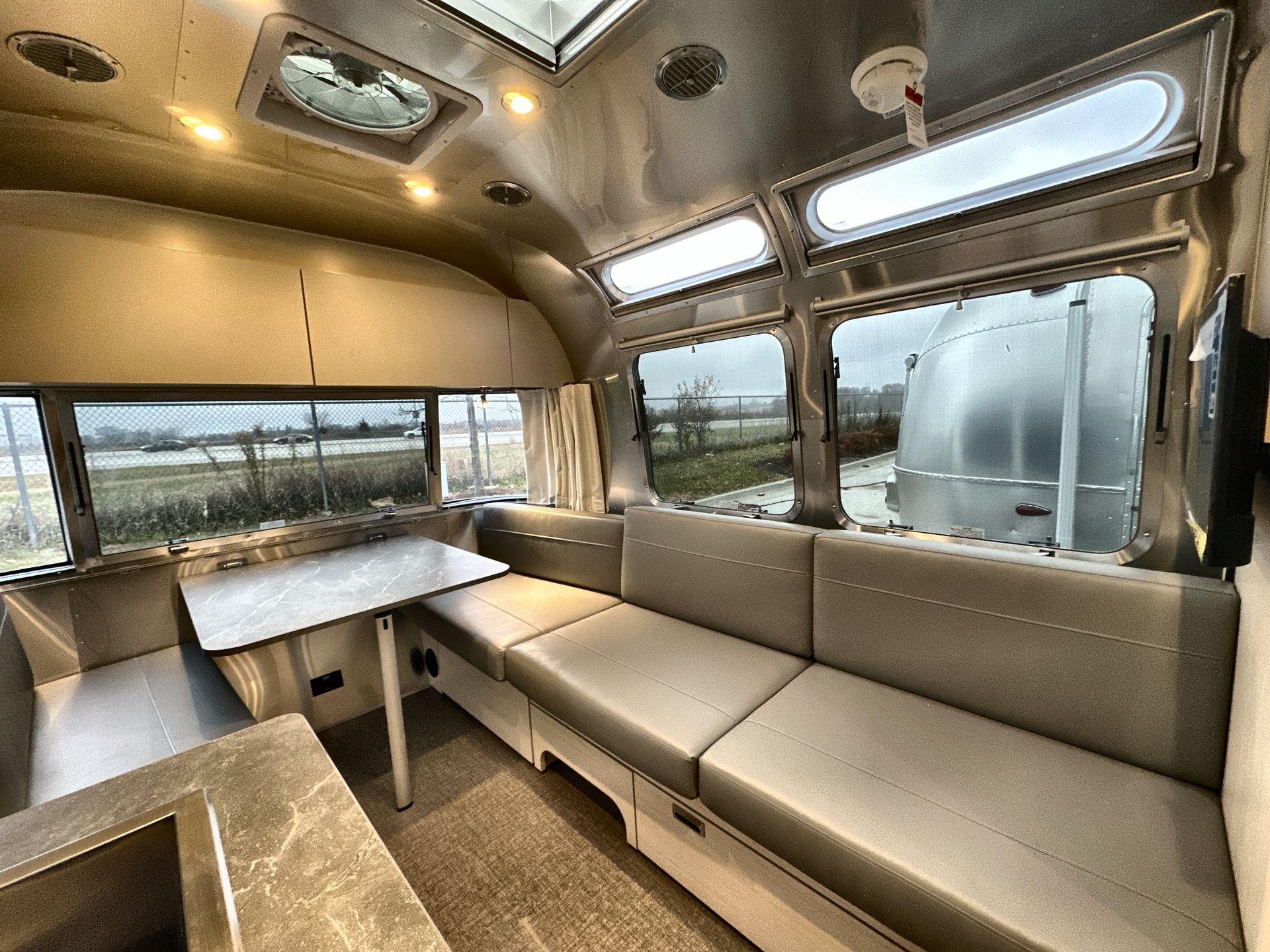 2026 Airstream 27FBT Base