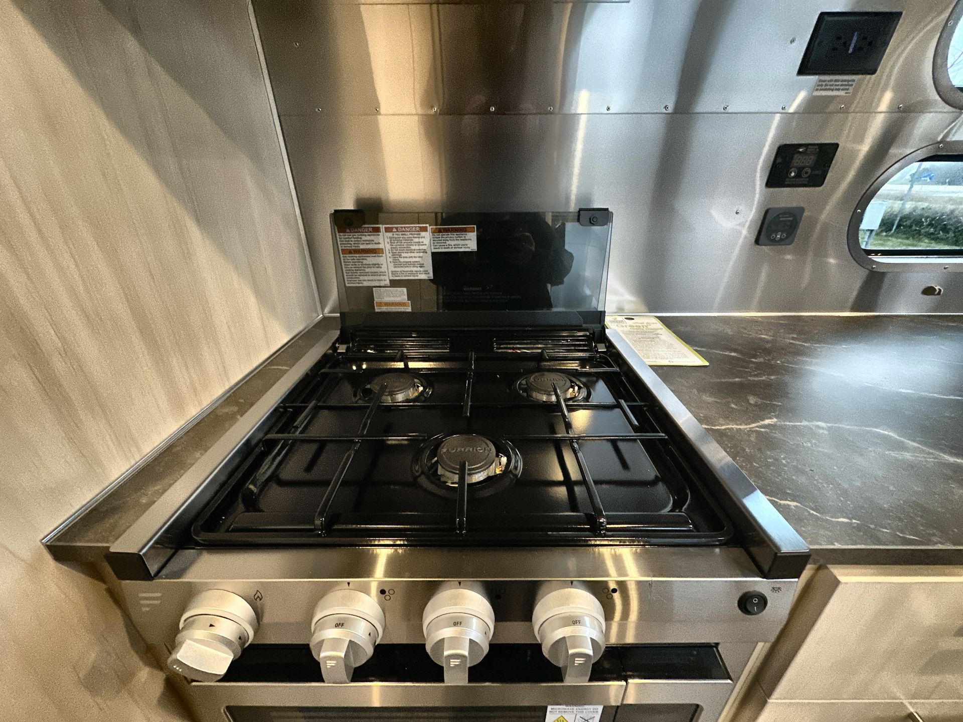 2026 Airstream 27FBT Base