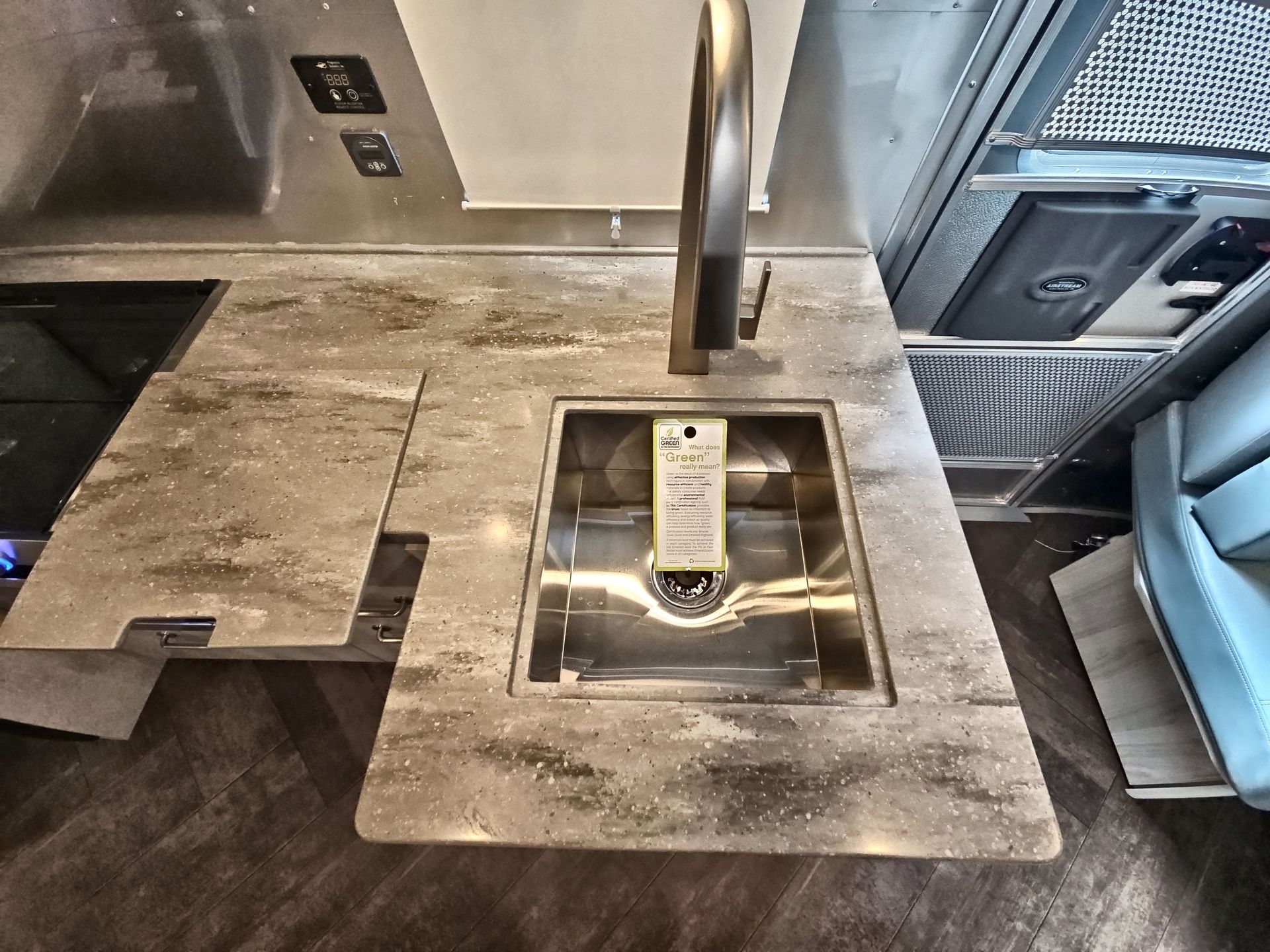 2025 Airstream 27FBT Base