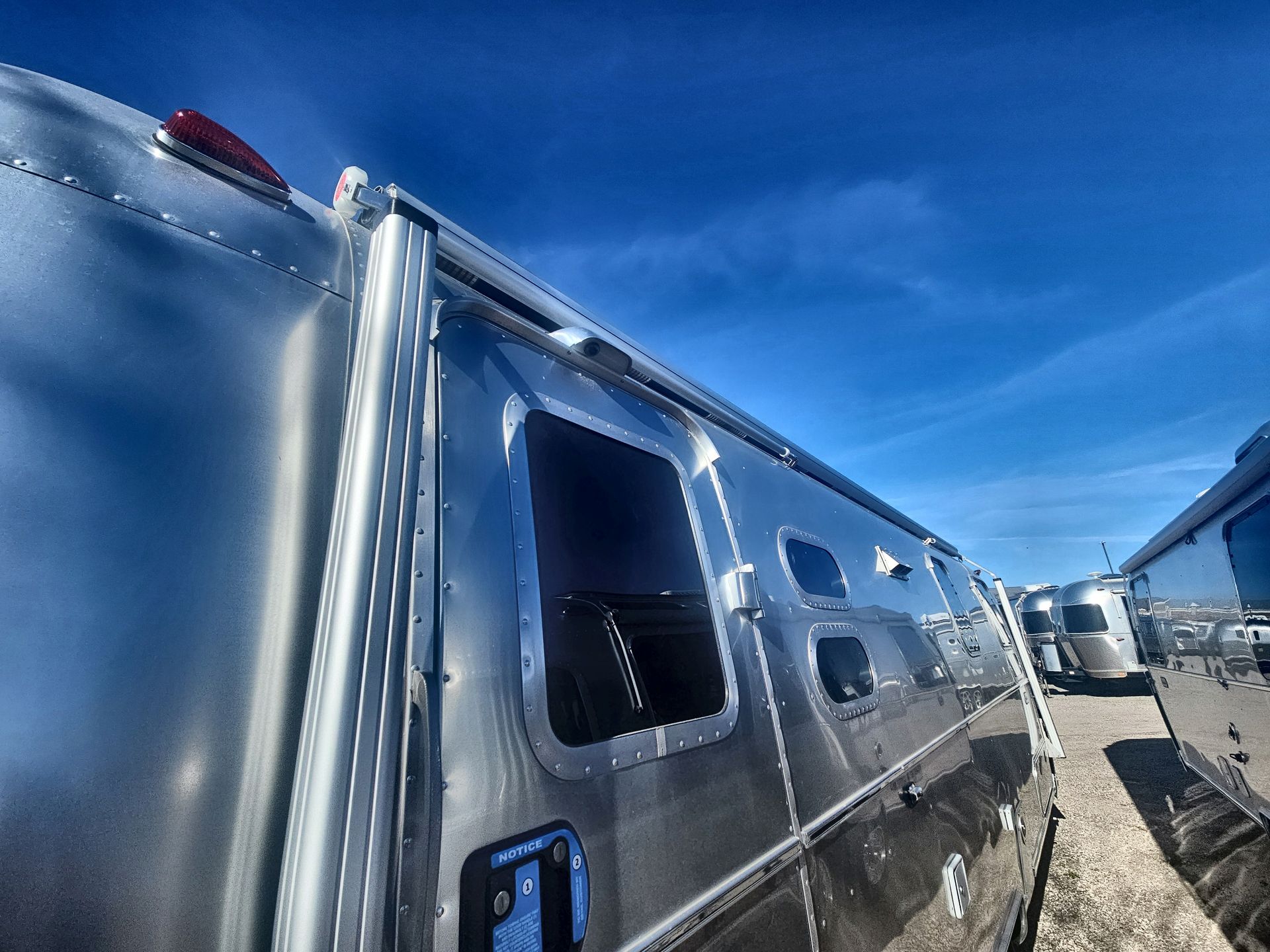 2026 Airstream 27FBT Base