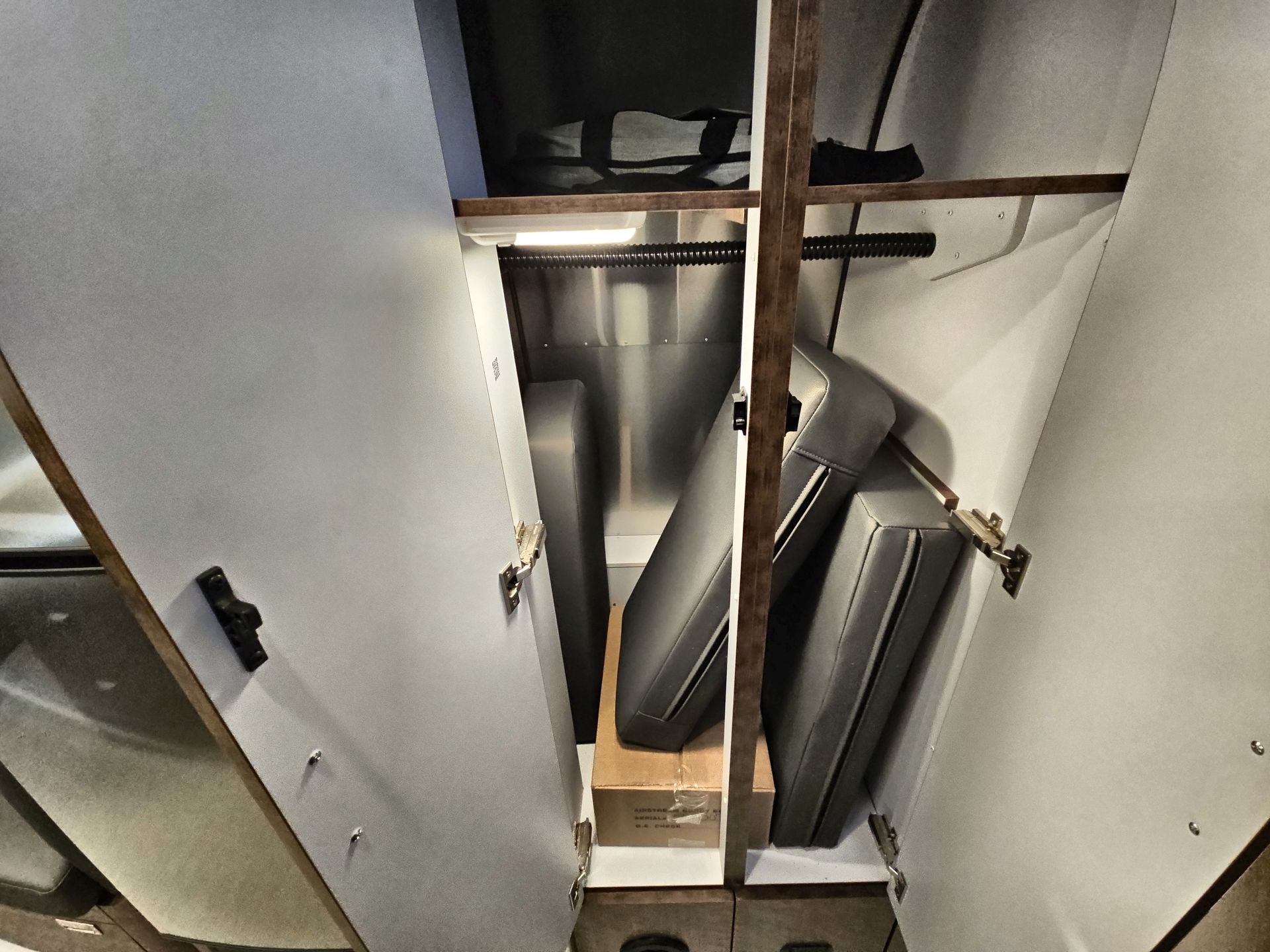 2026 Airstream 27FBT Base