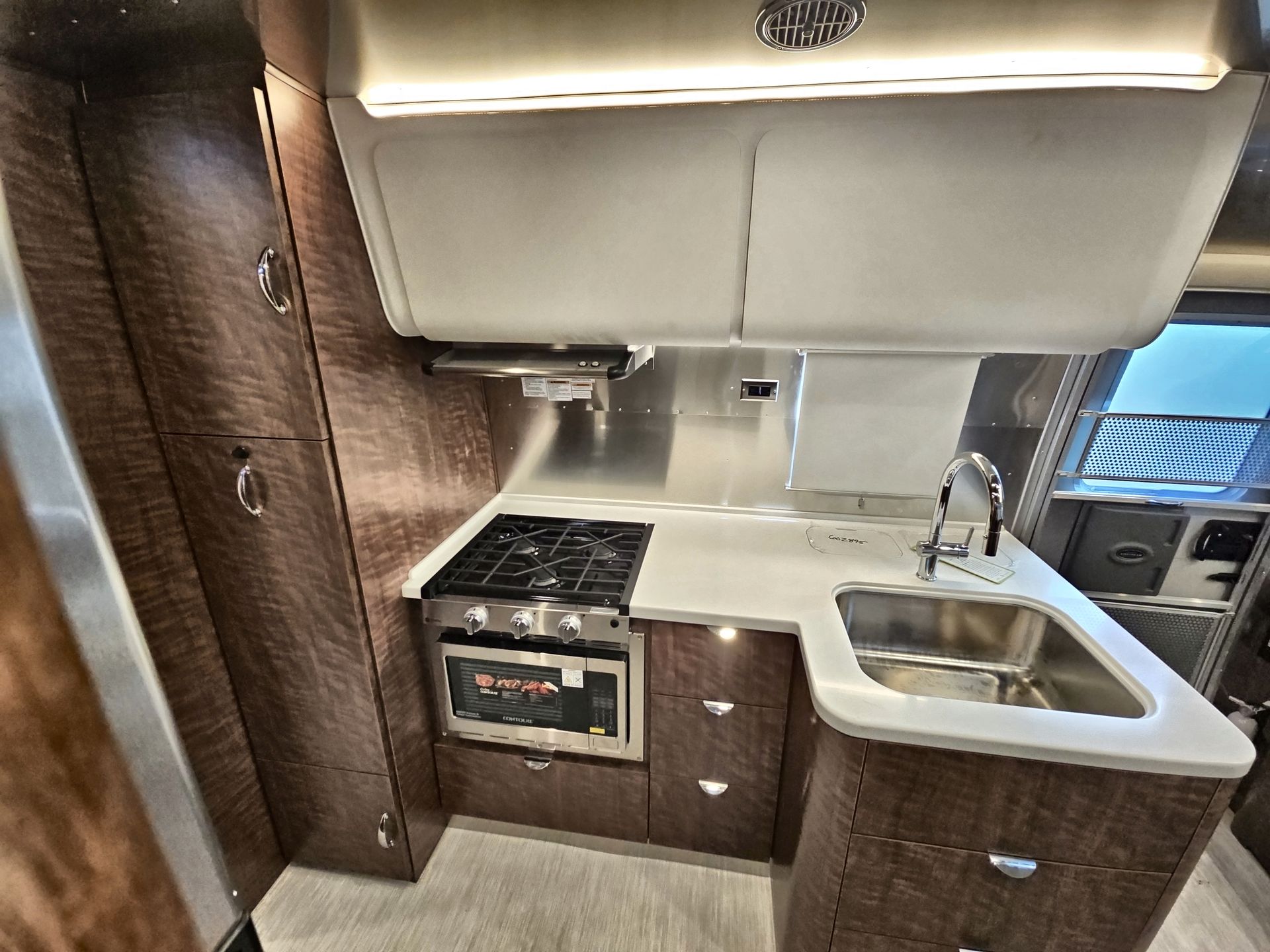 2026 Airstream 27FBT Base