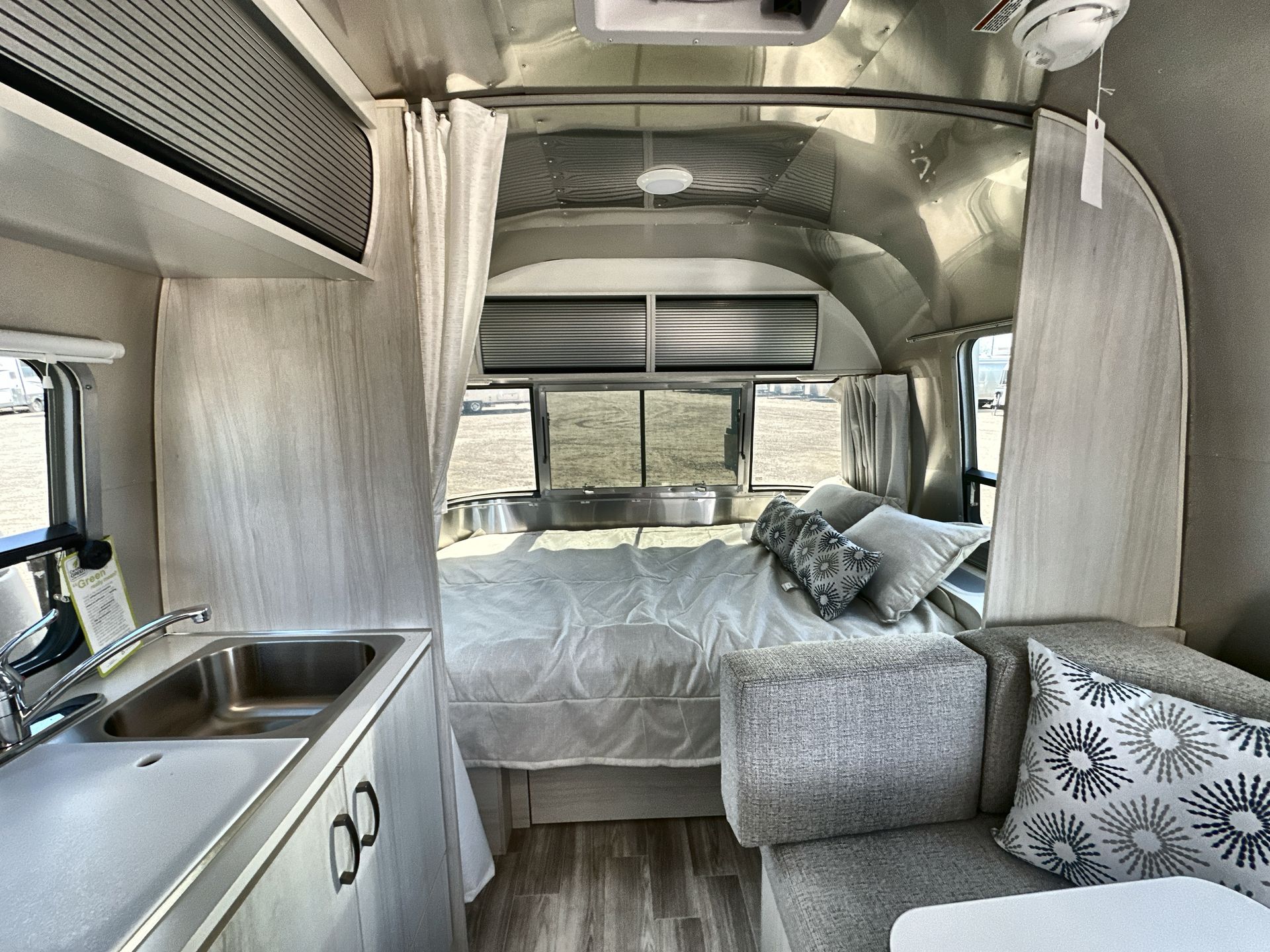 2025 Airstream 22FB Base