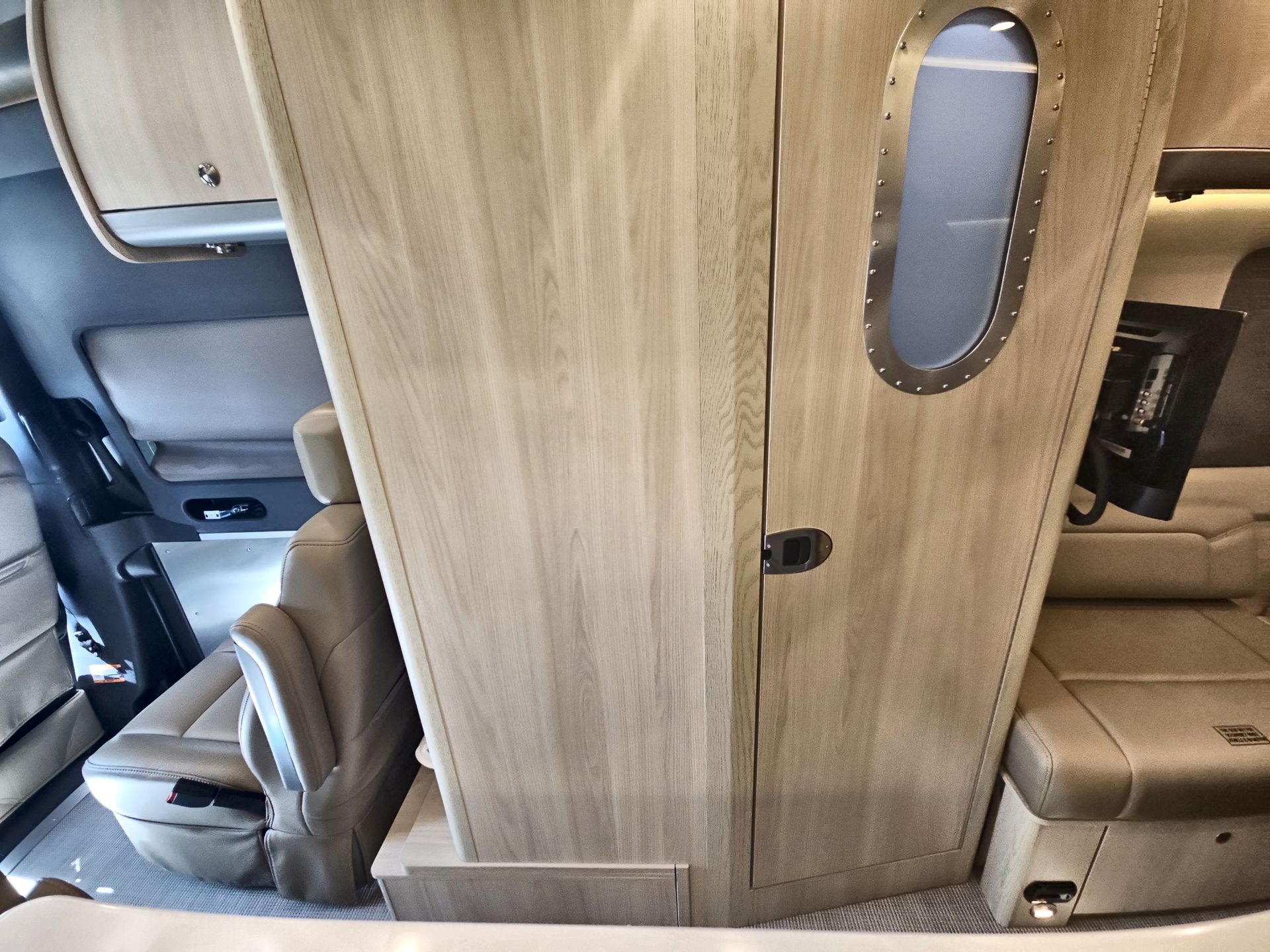 2025 Airstream 24GL Base