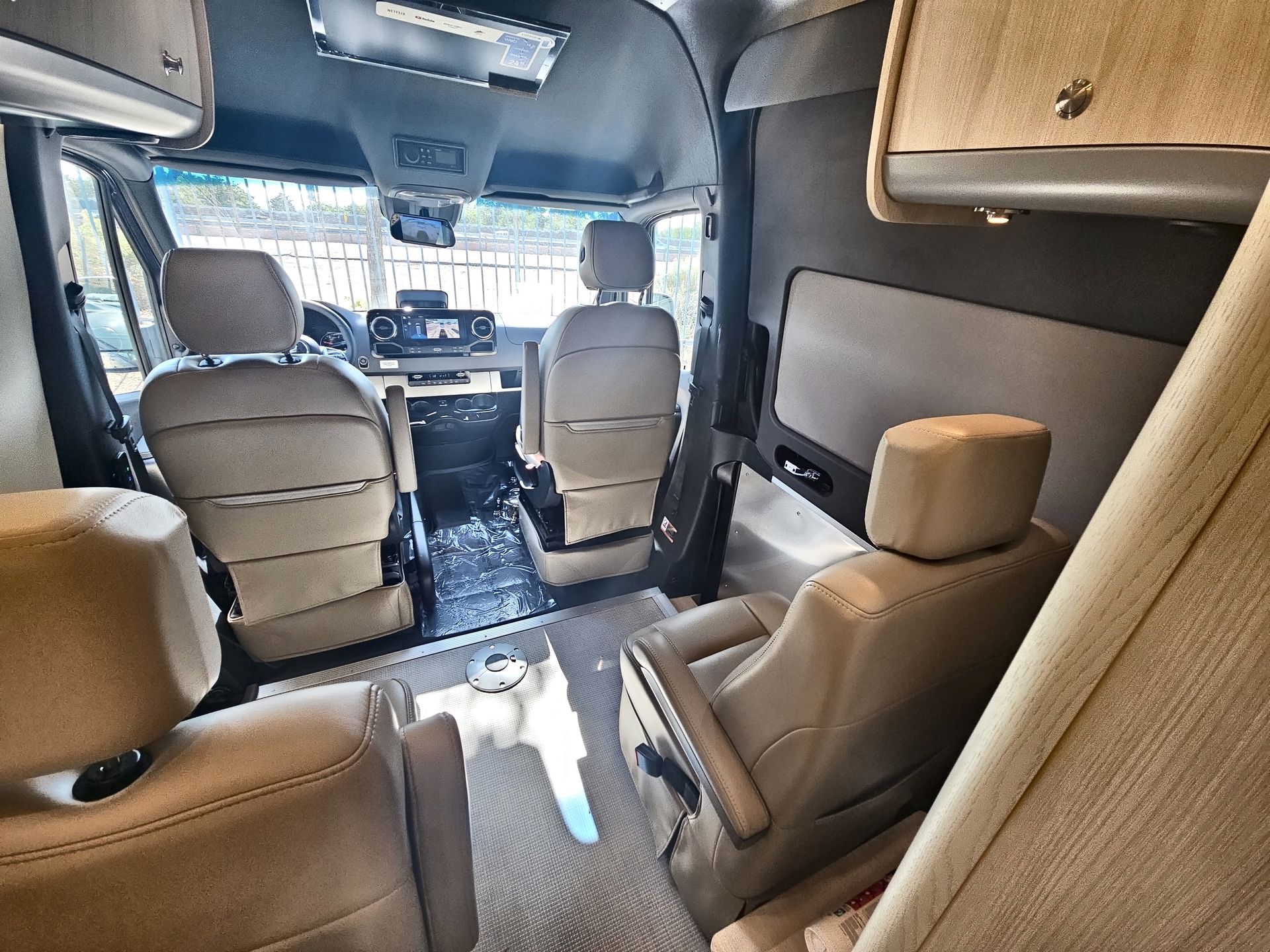 2025 Airstream 24GL Base