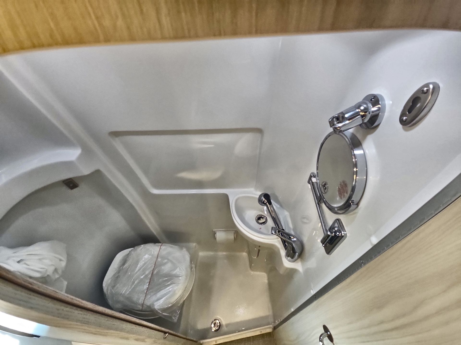 2025 Airstream 24GL Base