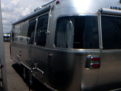 2026 Airstream 25FBQ Base