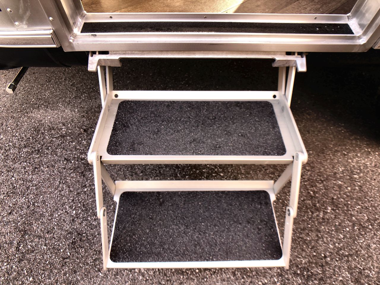 2026 Airstream 25FBQ Base