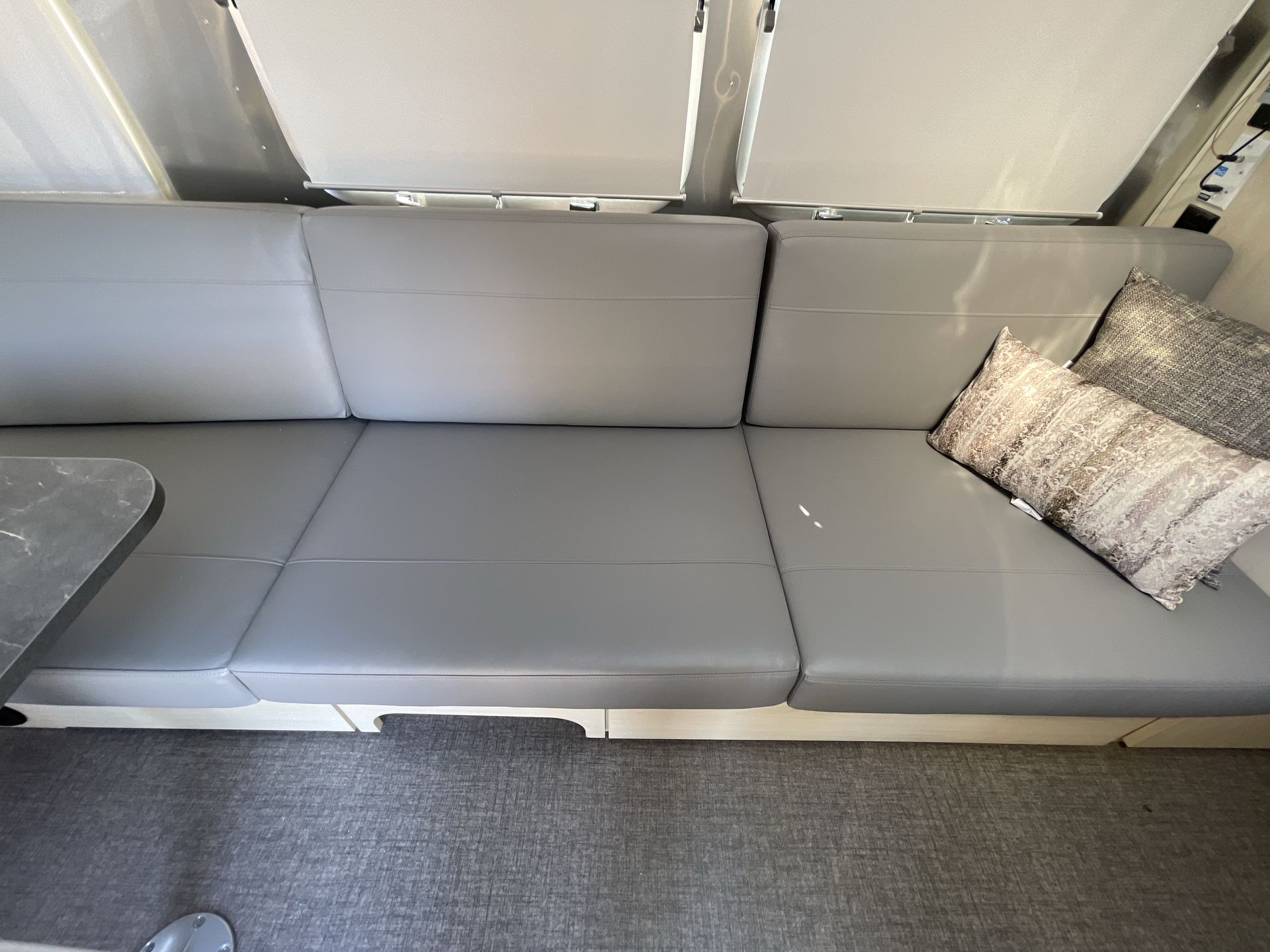 2026 Airstream 25FBQ Base