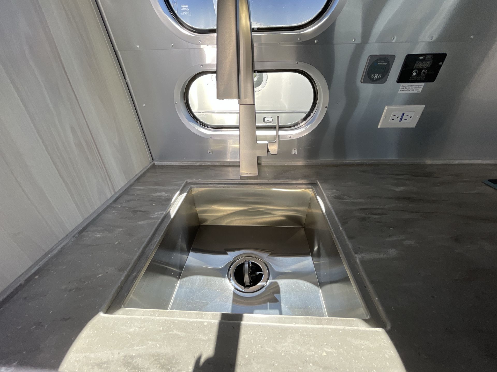 2026 Airstream 23FBT Base