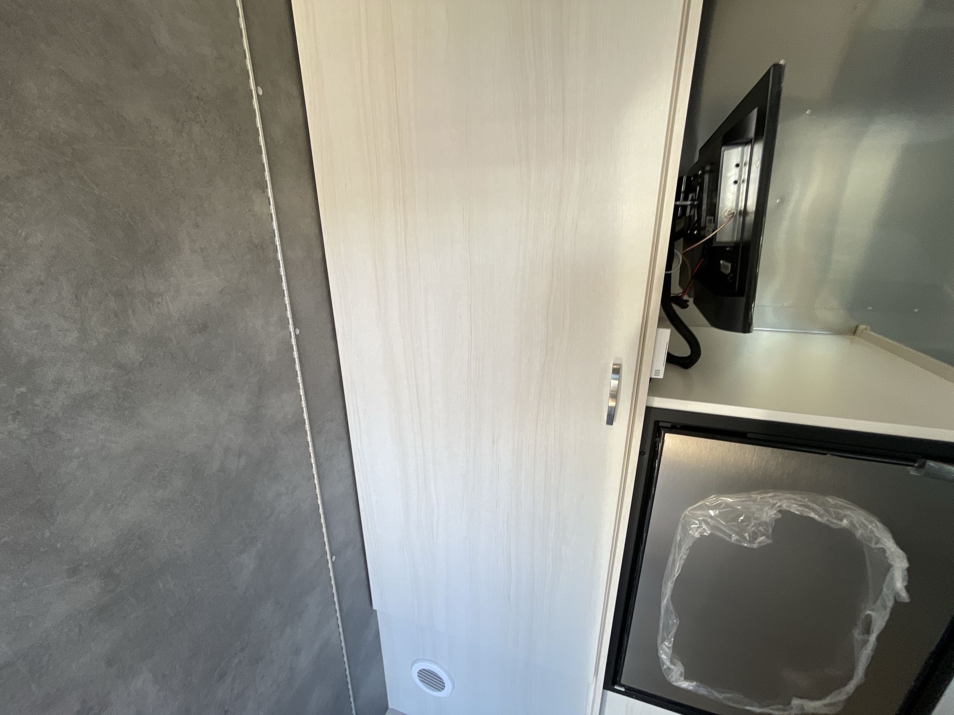 2026 Airstream 22FB Base