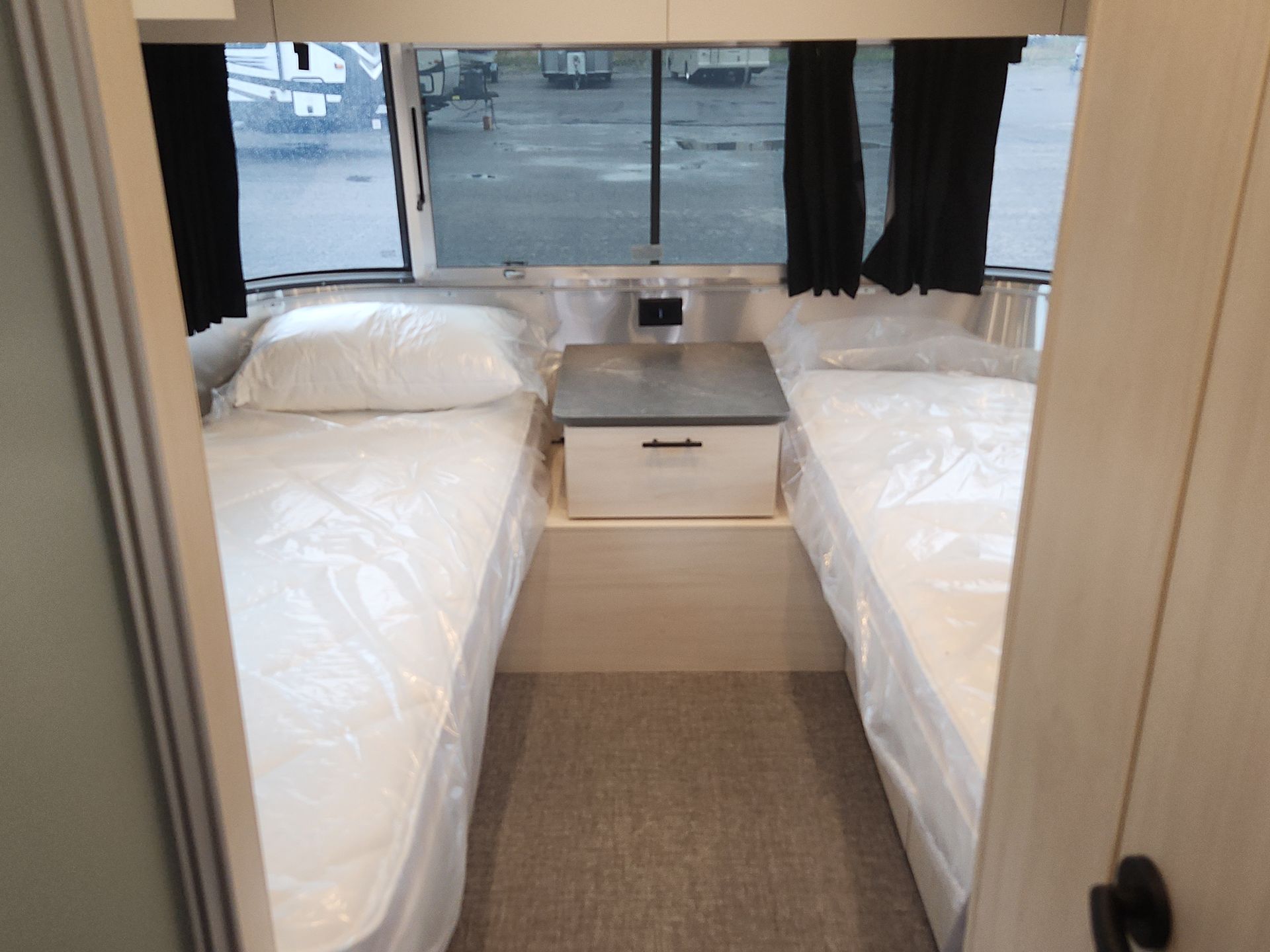 2025 Airstream 25FBT Base