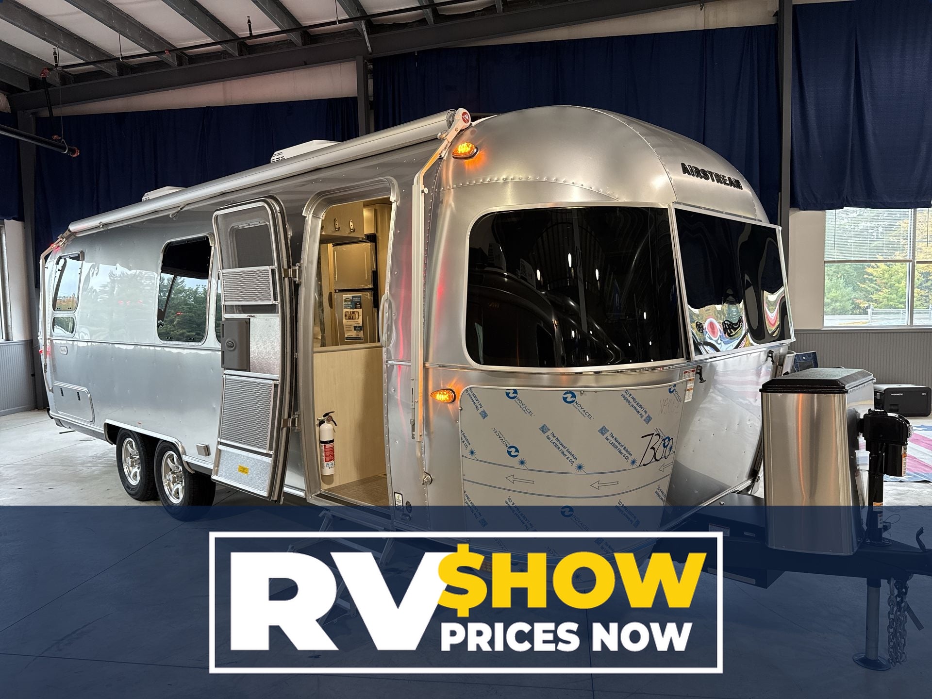 2026 Airstream 28RBT Base