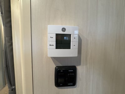 2026 Airstream 28RBT Base