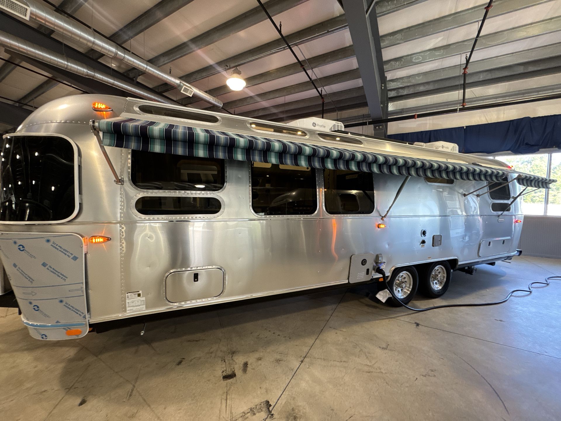 2026 Airstream 30RBT Base
