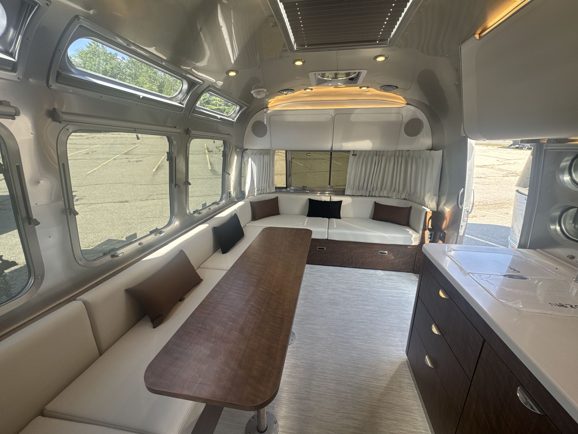 2025 Airstream 30RBQ Base