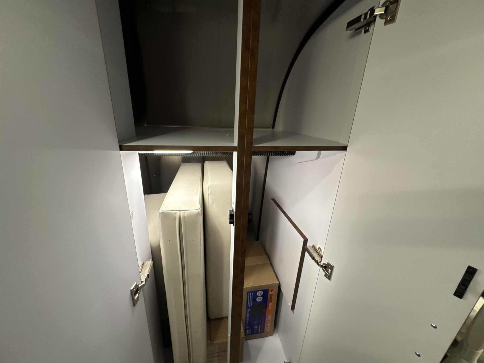 2026 Airstream 27FBT Base