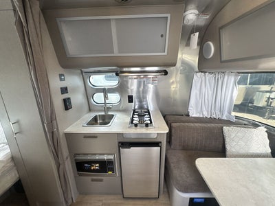 2025 Airstream 16RB Base